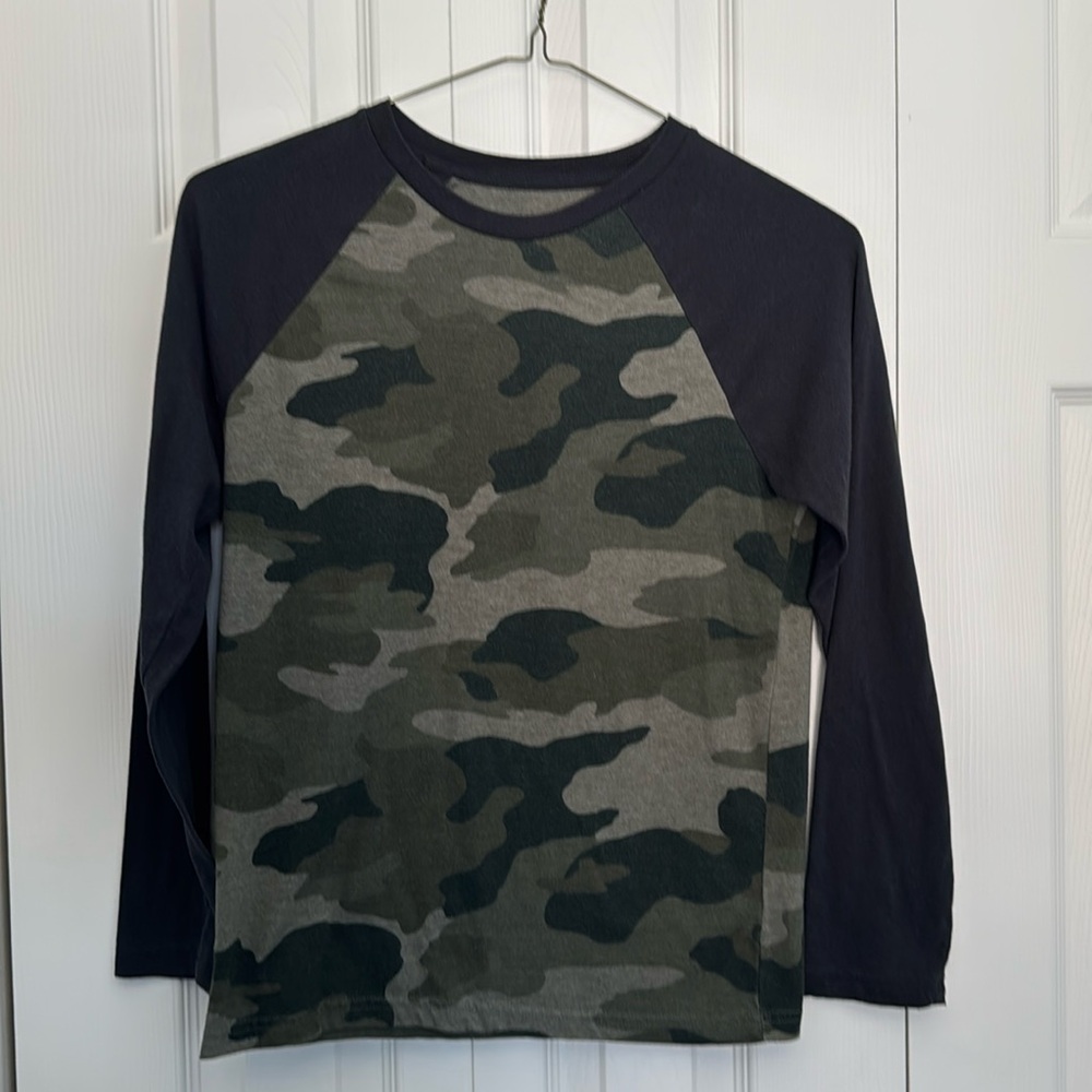 Urban pipeline, black and green camo Long Sleeve Tee